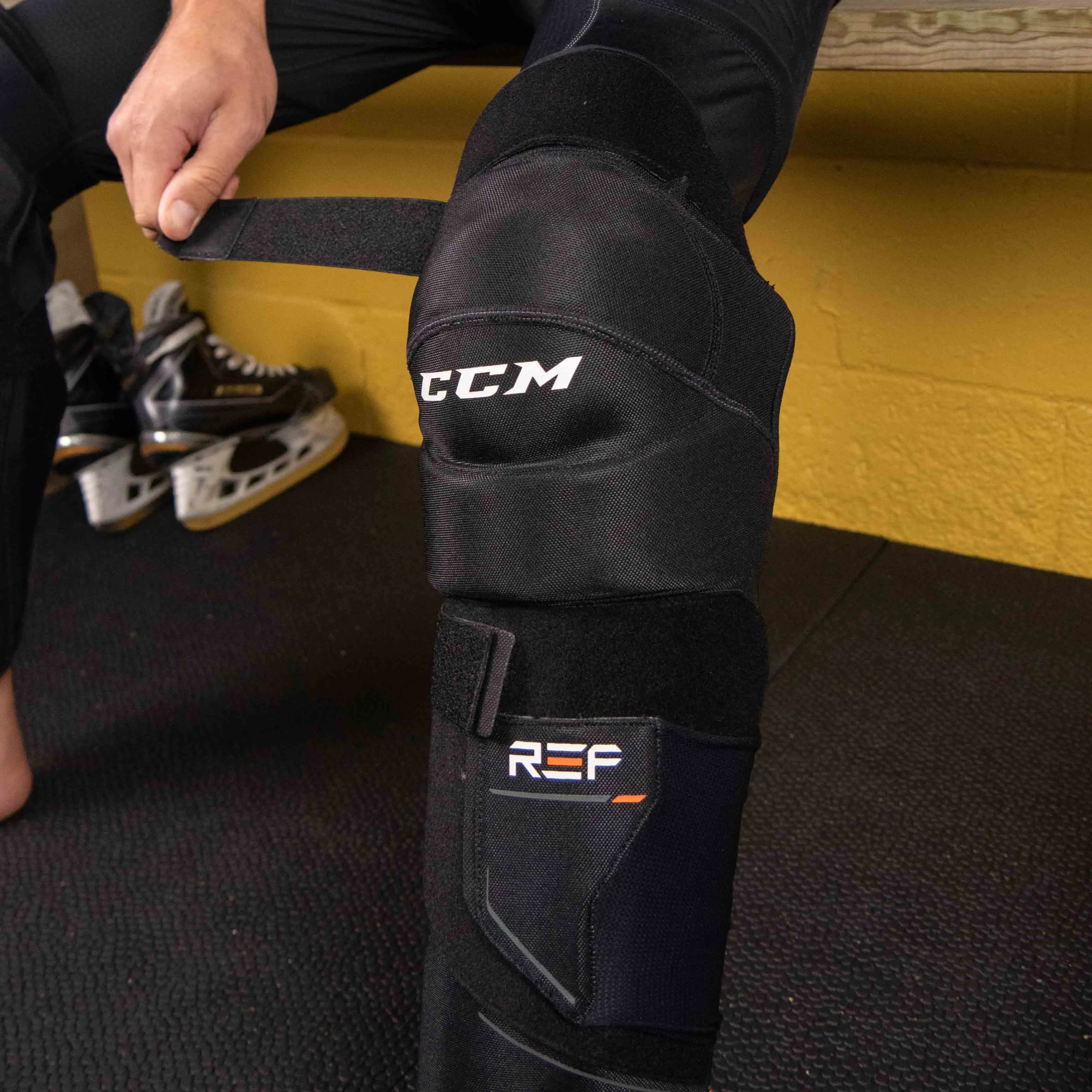 CCM SGREF REFEREE SHIN GUARDS